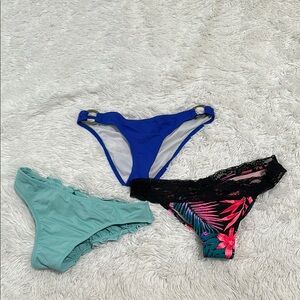 👛 Bundle of 3 Bikini Bottoms Size Small